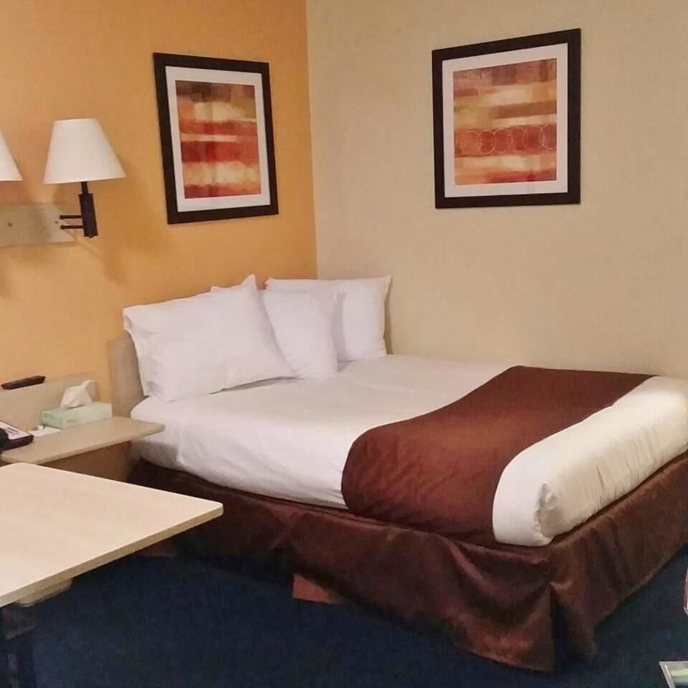 Days Inn By Wyndham New Philadelphia Eksteriør billede