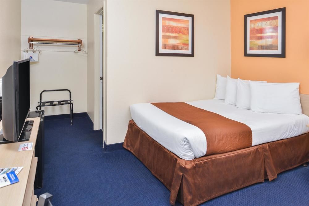 Days Inn By Wyndham New Philadelphia Eksteriør billede