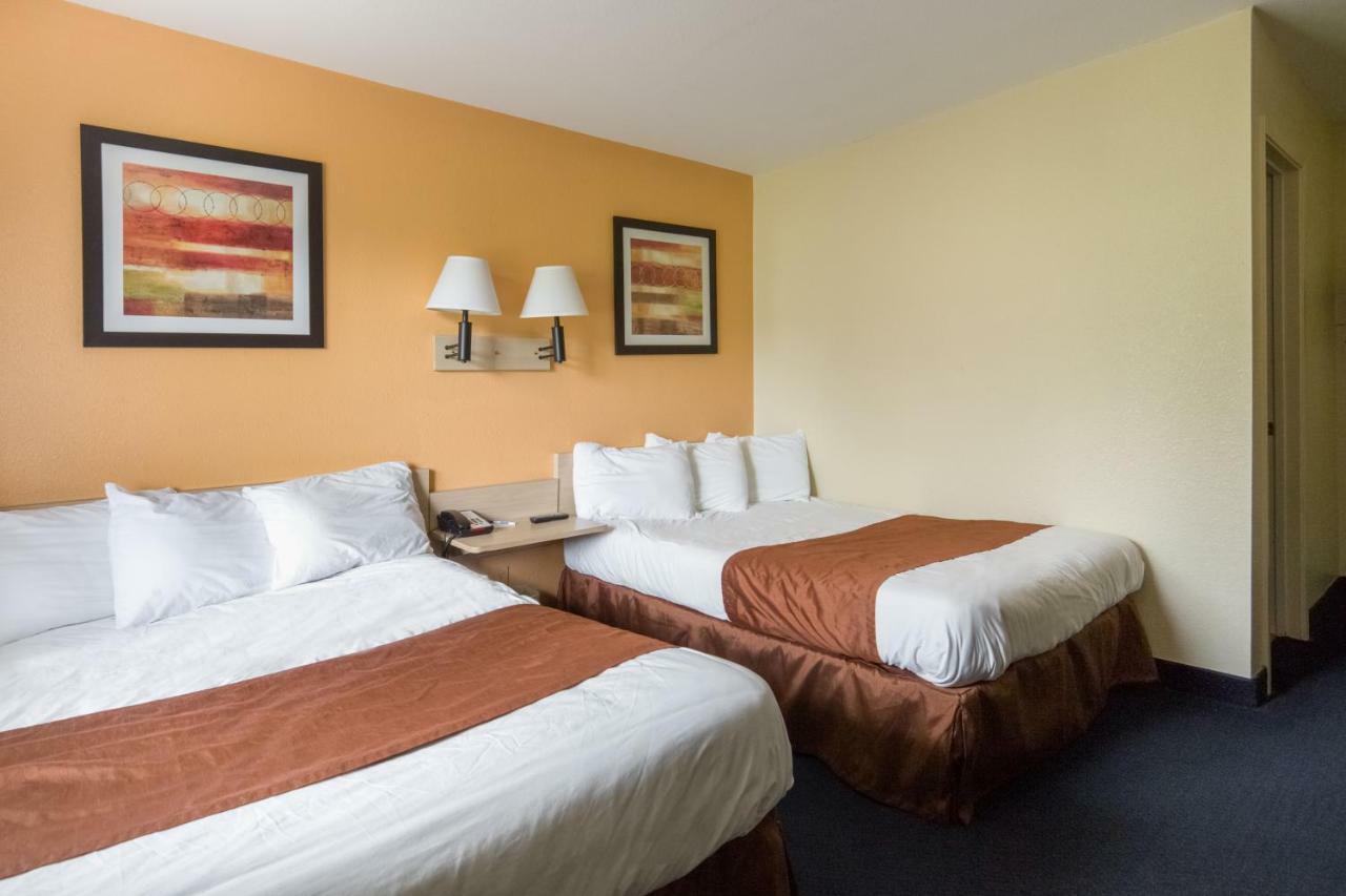 Days Inn By Wyndham New Philadelphia Eksteriør billede