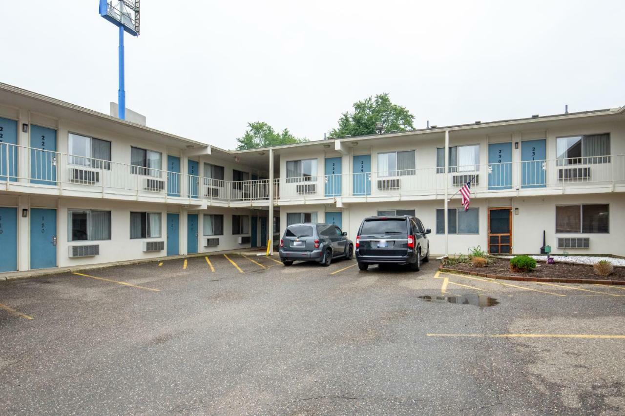 Days Inn By Wyndham New Philadelphia Eksteriør billede