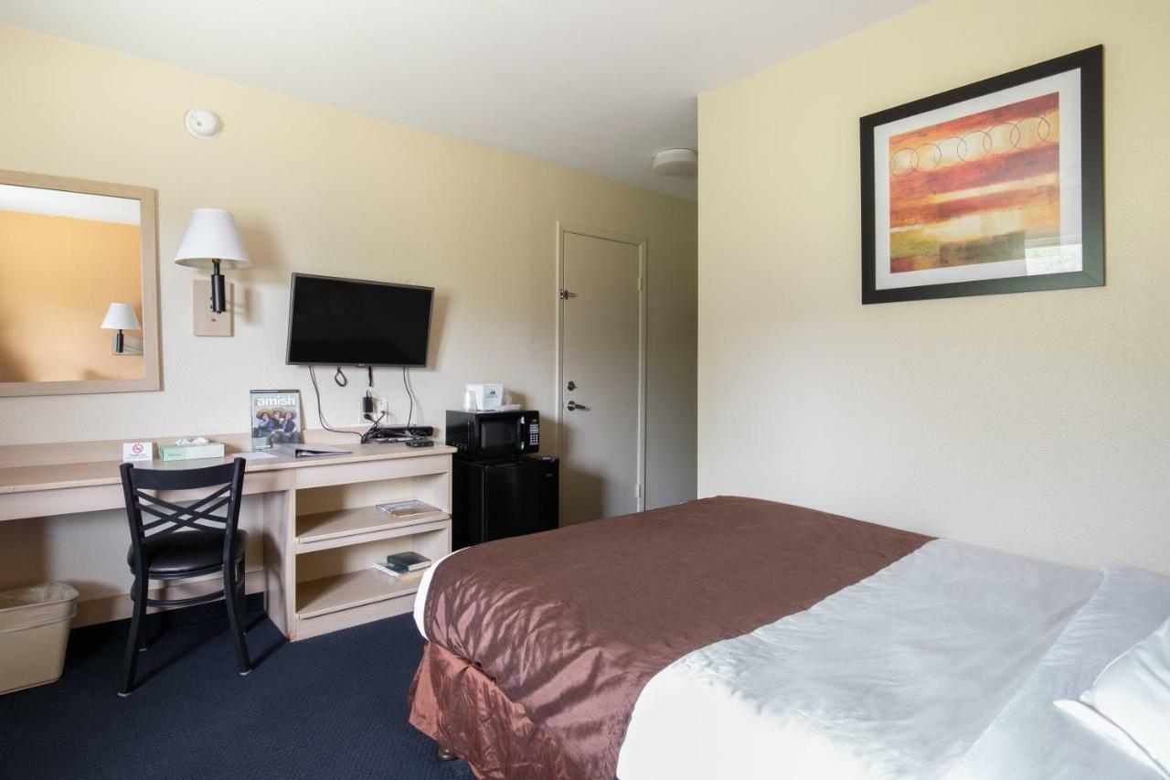 Days Inn By Wyndham New Philadelphia Eksteriør billede
